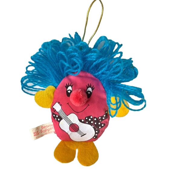 Coty Wild Musk Beanie Boppers Plush 1980s Sachet Russ Berrie White Guitar Pink - Picture 1 of 8